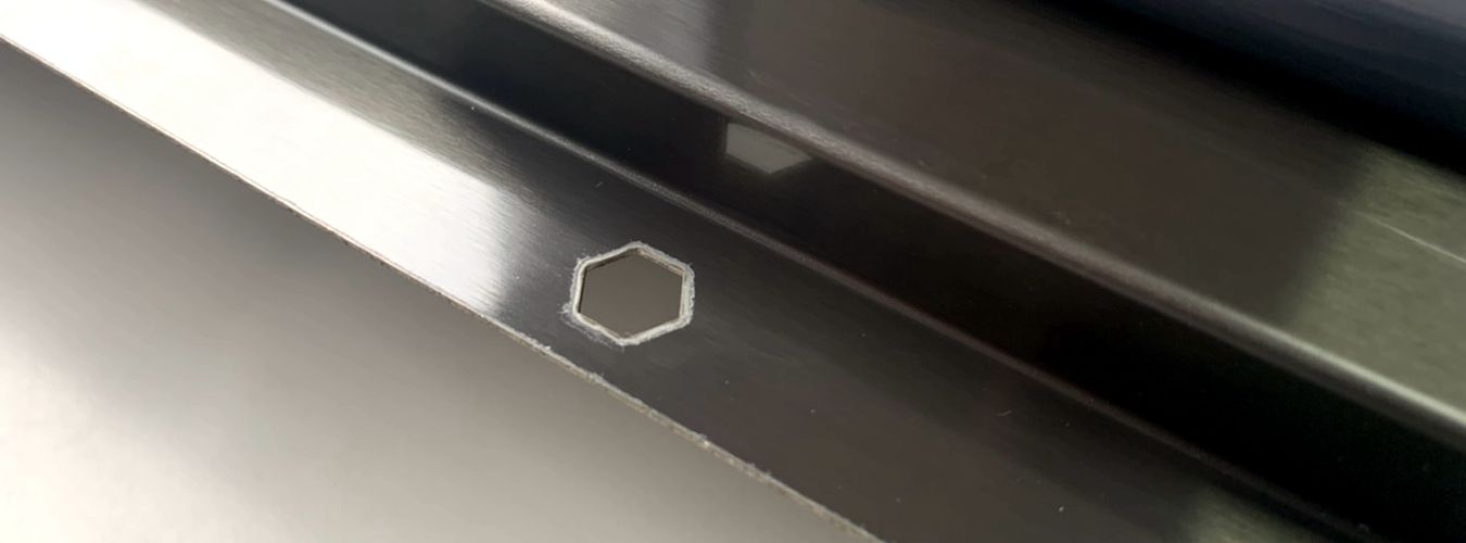 Chapa de acero inoxidable anti-huellas dactilares con perforación hexagonal imagen-2